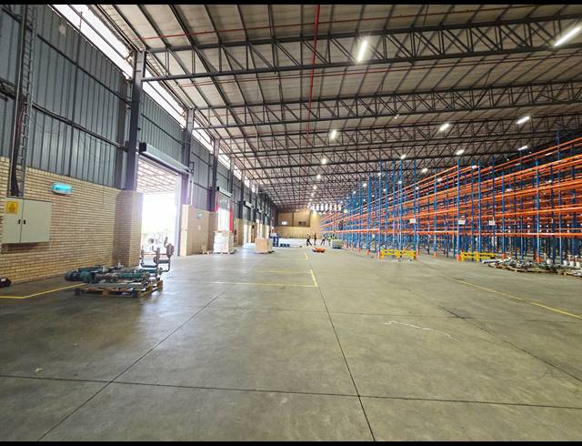 14,590M² WAREHOUSE TO LET IN NORTH RIDING